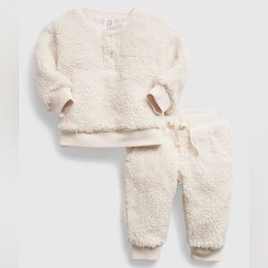 Baby GAP Cream Henley Sherpa Two-Piece Pajama Set SZ 6-12M